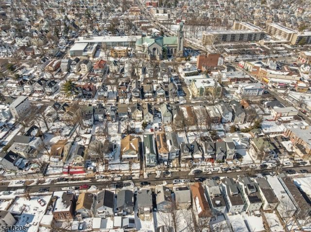 194 Smith St, Newark City, NJ 07106