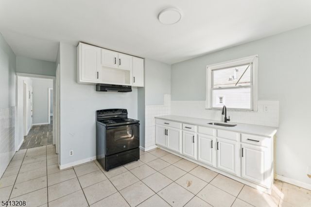 194 Smith St, Newark City, NJ 07106