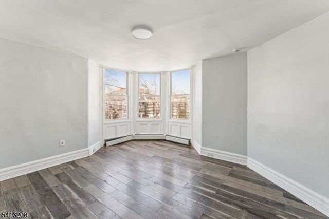 194 Smith St, Newark City, NJ 07106