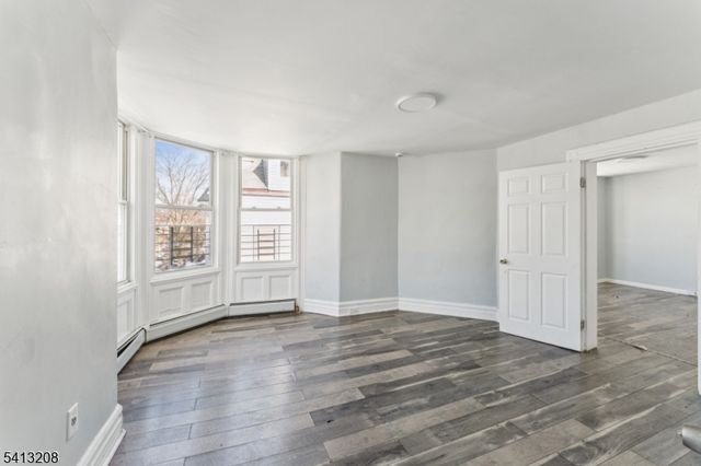 194 Smith St, Newark City, NJ 07106