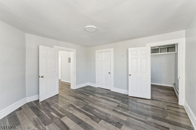 194 Smith St, Newark City, NJ 07106