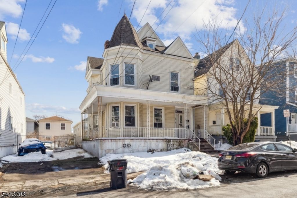 194 Smith St, Newark City, NJ 07106