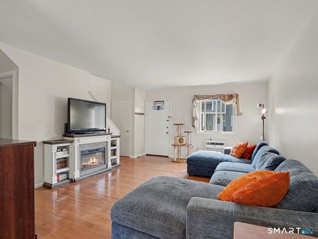 16 Donna Drive 1, Norwalk, CT 06854
