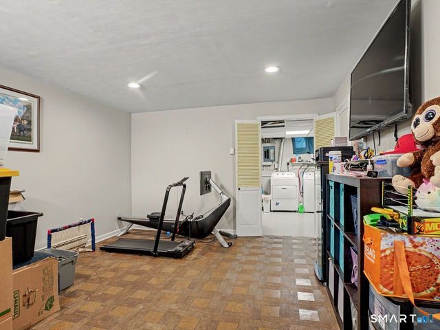 16 Donna Drive 1, Norwalk, CT 06854