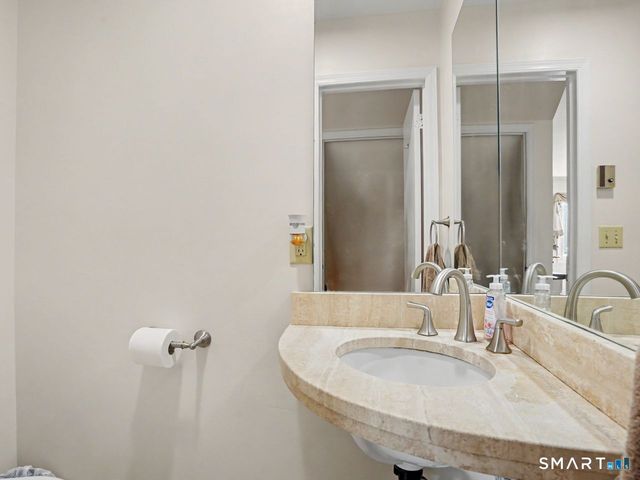 16 Donna Drive 1, Norwalk, CT 06854