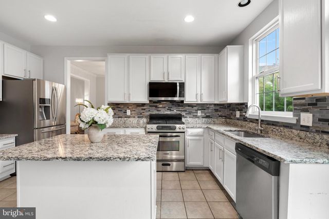 20915 CHIPPOAKS FOREST CIR, Sterling, VA 20165
