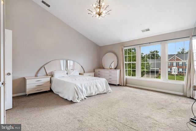 20915 CHIPPOAKS FOREST CIR, Sterling, VA 20165