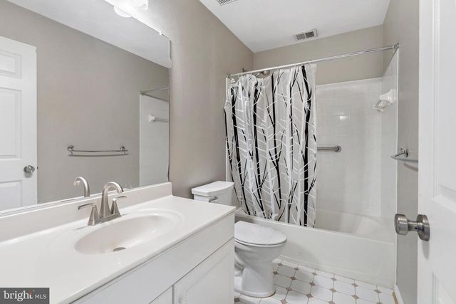 20915 CHIPPOAKS FOREST CIR, Sterling, VA 20165
