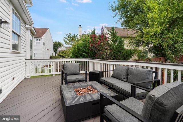 20915 CHIPPOAKS FOREST CIR, Sterling, VA 20165