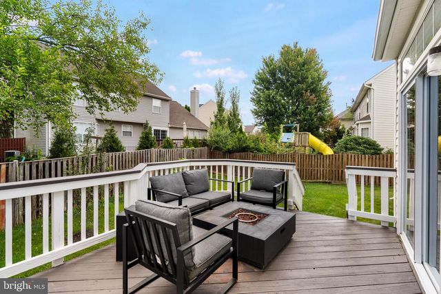 20915 CHIPPOAKS FOREST CIR, Sterling, VA 20165