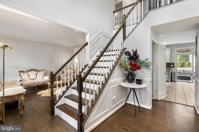 20915 CHIPPOAKS FOREST CIR, Sterling, VA 20165