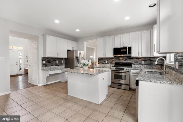 20915 CHIPPOAKS FOREST CIR, Sterling, VA 20165