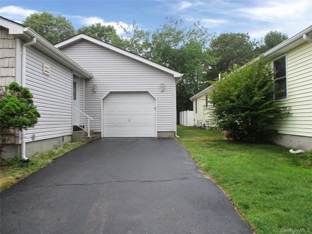 5131 Village Circle E, Manorville, NY 11949