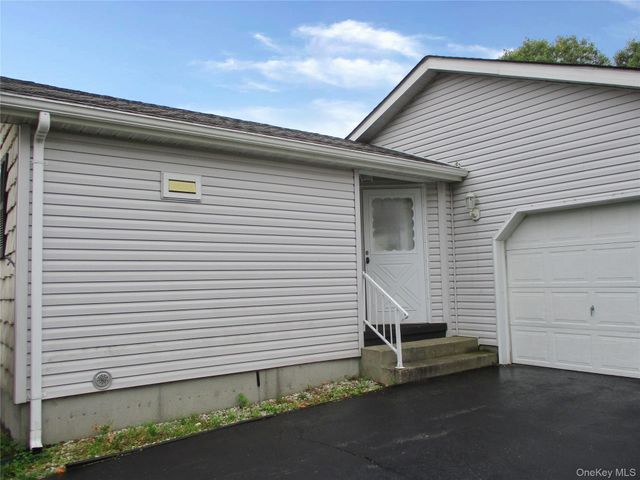 5131 Village Circle E, Manorville, NY 11949