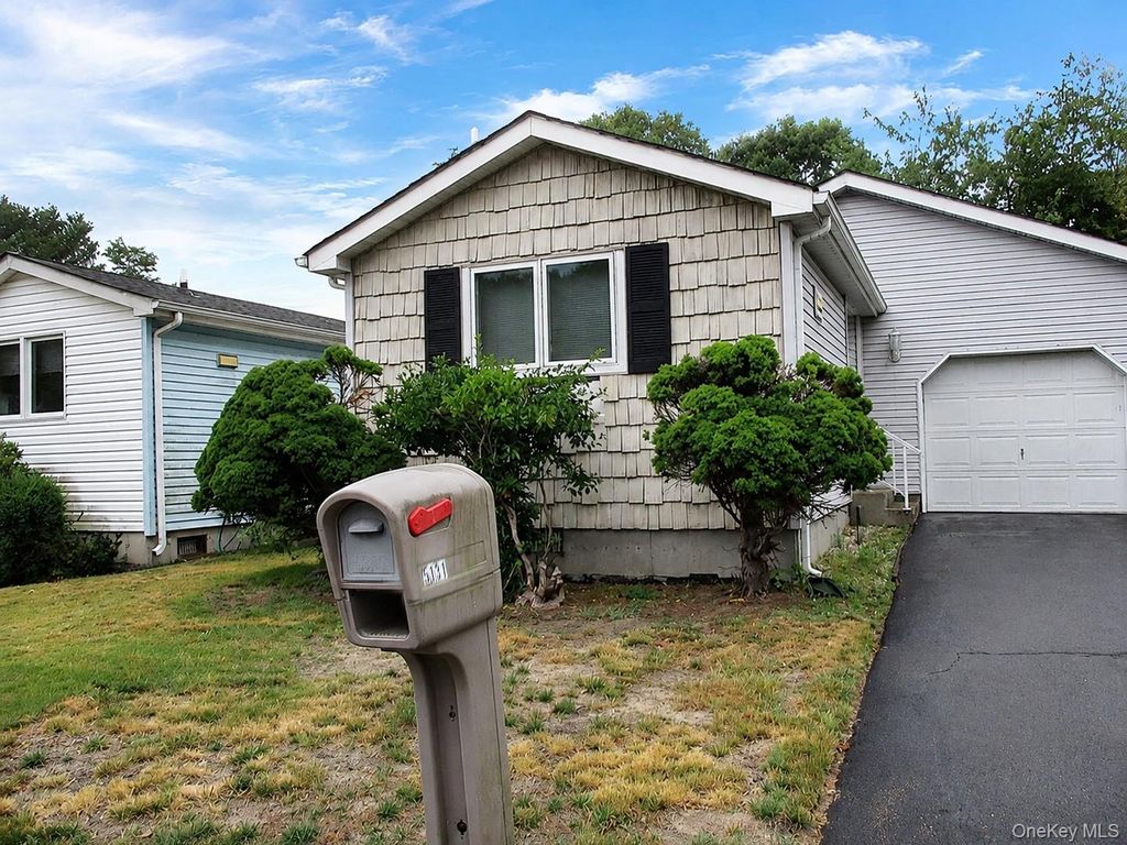 5131 Village Circle E, Manorville, NY 11949