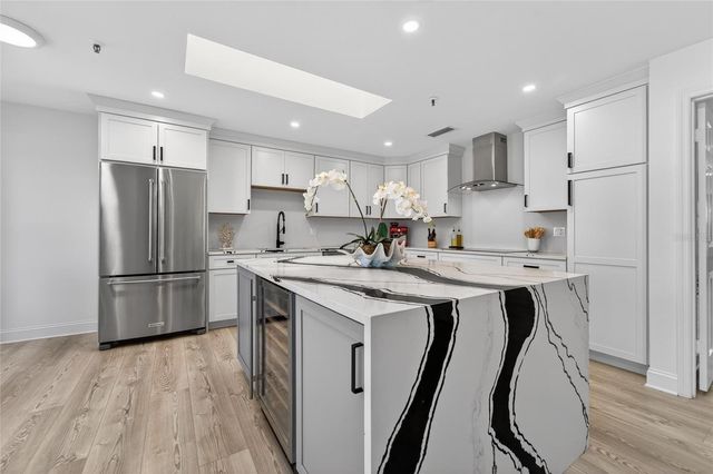 2155 HARBOURSIDE DRIVE 804, Longboat Key, FL 34228