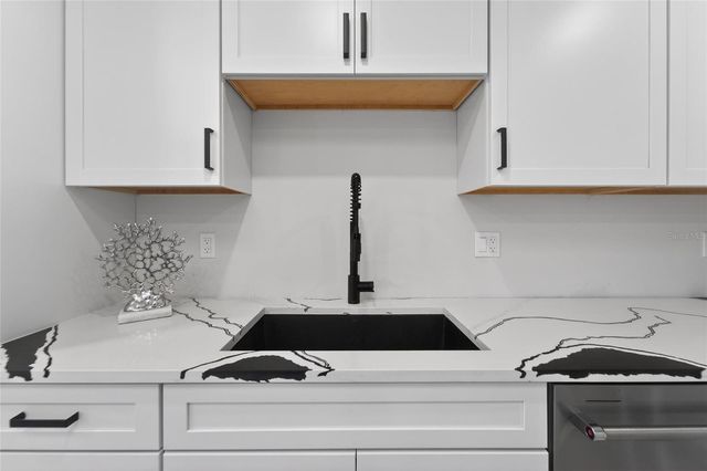 2155 HARBOURSIDE DRIVE 804, Longboat Key, FL 34228