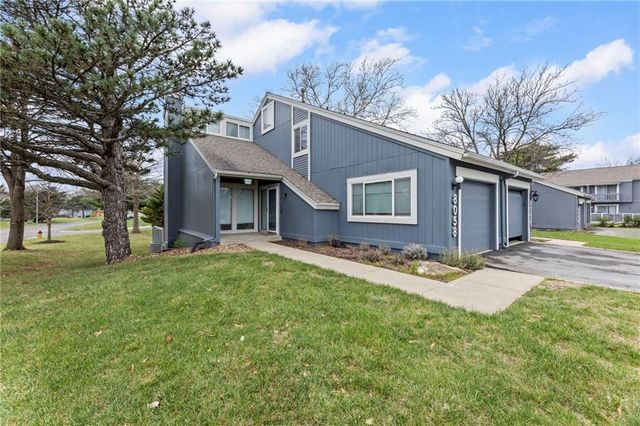 8058 Colony Lane, Lenexa, KS 66215