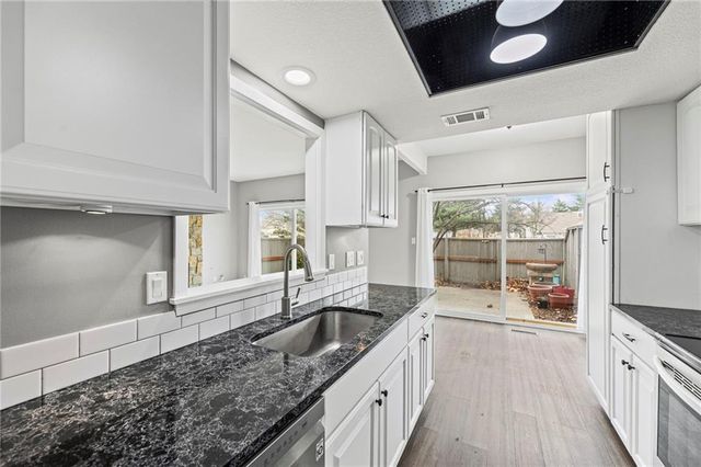 8058 Colony Lane, Lenexa, KS 66215