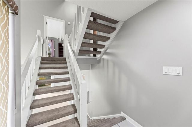 8058 Colony Lane, Lenexa, KS 66215