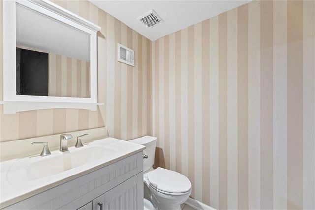 8058 Colony Lane, Lenexa, KS 66215