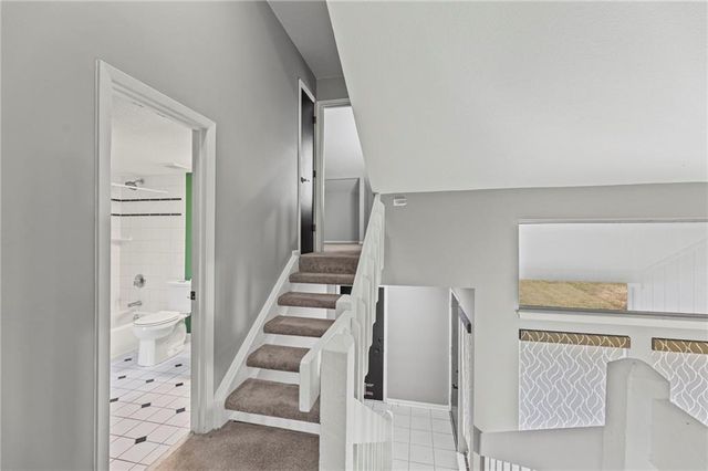 8058 Colony Lane, Lenexa, KS 66215