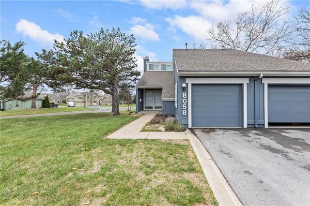 8058 Colony Lane, Lenexa, KS 66215