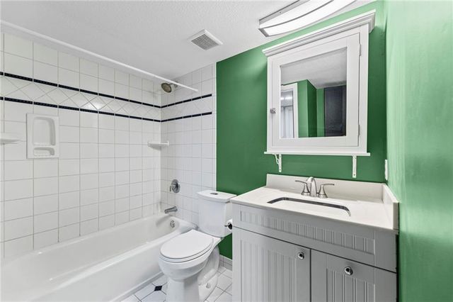 8058 Colony Lane, Lenexa, KS 66215