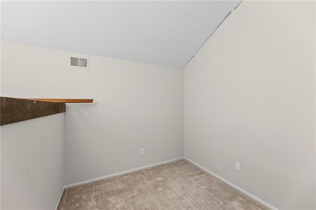 8058 Colony Lane, Lenexa, KS 66215