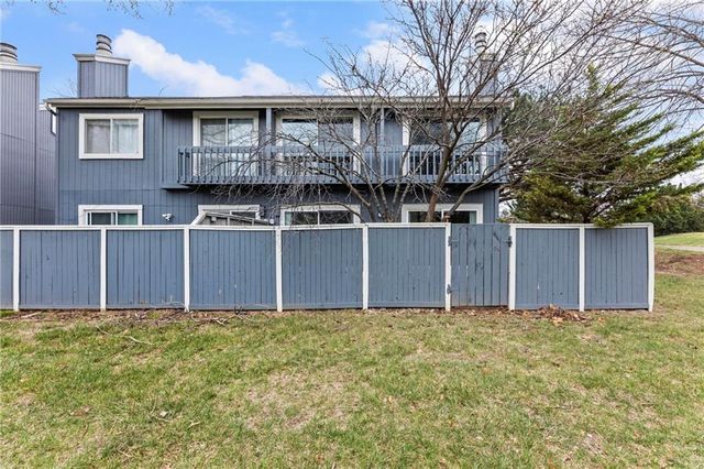 8058 Colony Lane, Lenexa, KS 66215