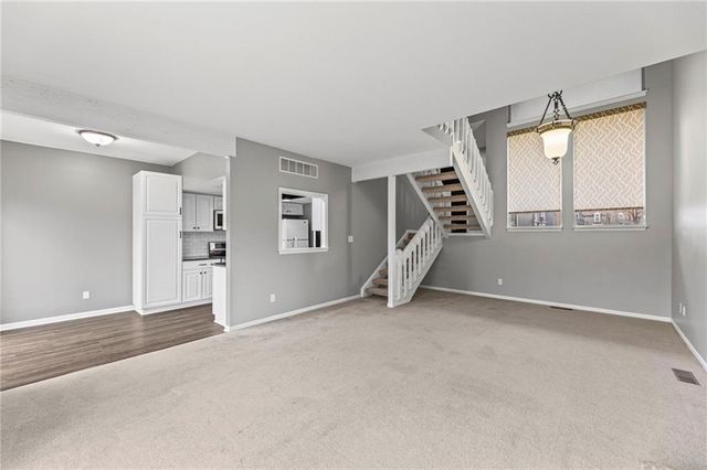 8058 Colony Lane, Lenexa, KS 66215