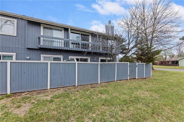 8058 Colony Lane, Lenexa, KS 66215