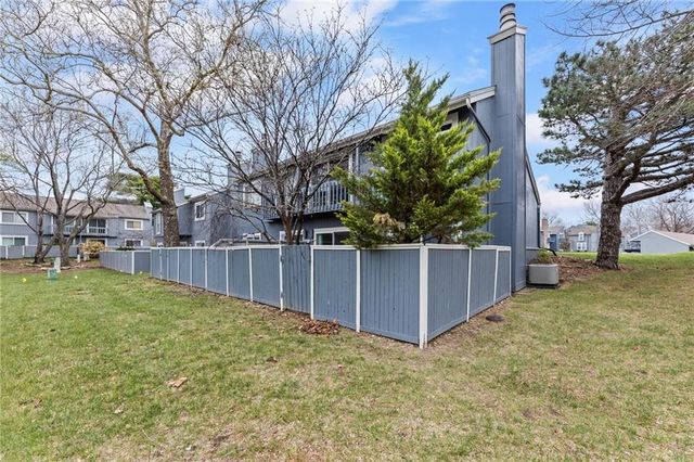 8058 Colony Lane, Lenexa, KS 66215