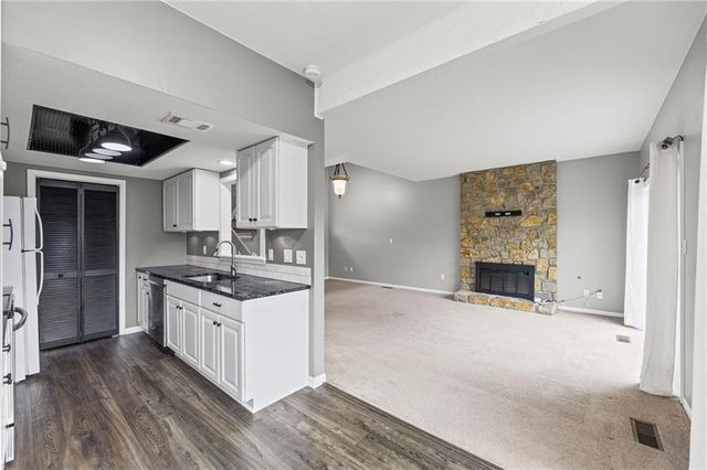 8058 Colony Lane, Lenexa, KS 66215