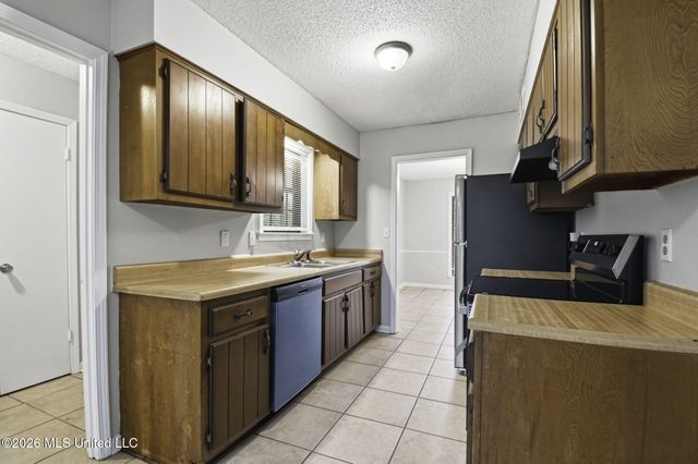 8415 Southernwood Cove, Southaven, MS 38671