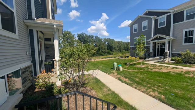 434 Red Oak Circle 434, Volo, IL 60020
