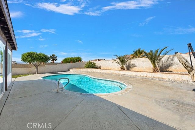 16258 Chiwi, Apple Valley, CA 92307