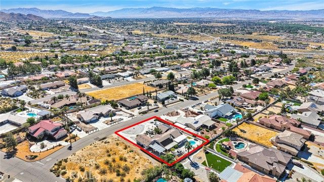 16258 Chiwi, Apple Valley, CA 92307