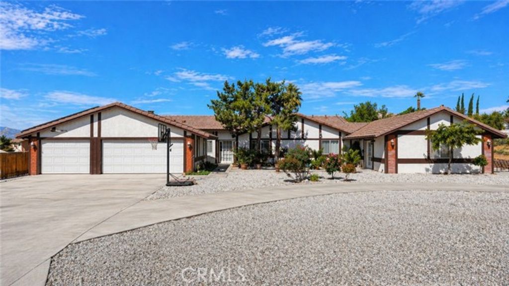 16258 Chiwi, Apple Valley, CA 92307