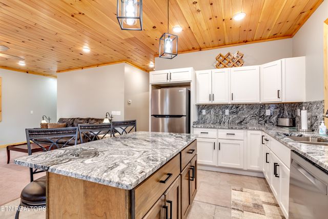 157 Helms Ferry Rd, Sharps Chapel, TN 37866