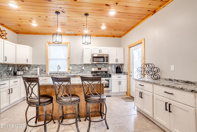 157 Helms Ferry Rd, Sharps Chapel, TN 37866