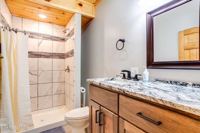 157 Helms Ferry Rd, Sharps Chapel, TN 37866