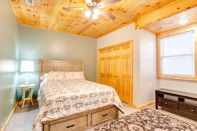 157 Helms Ferry Rd, Sharps Chapel, TN 37866