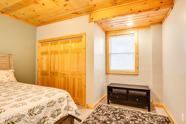 157 Helms Ferry Rd, Sharps Chapel, TN 37866