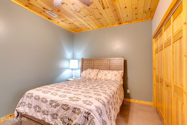 157 Helms Ferry Rd, Sharps Chapel, TN 37866