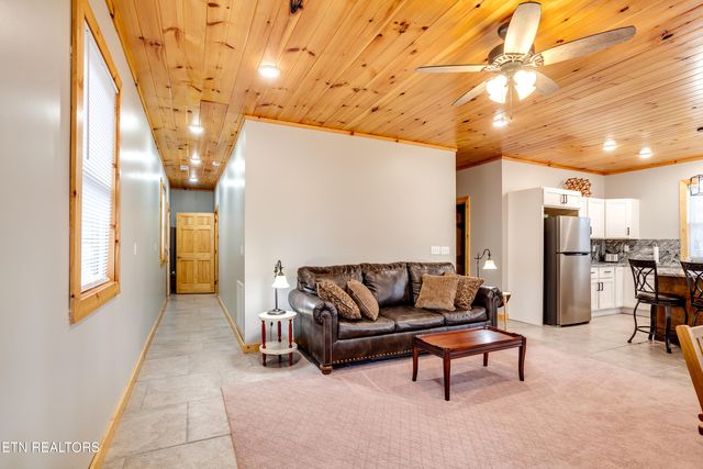 157 Helms Ferry Rd, Sharps Chapel, TN 37866