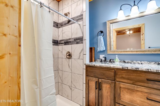 157 Helms Ferry Rd, Sharps Chapel, TN 37866