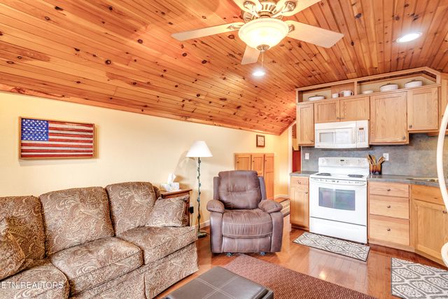 157 Helms Ferry Rd, Sharps Chapel, TN 37866