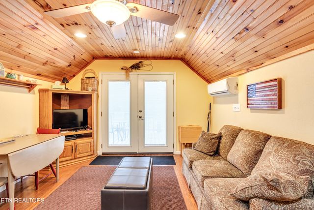 157 Helms Ferry Rd, Sharps Chapel, TN 37866