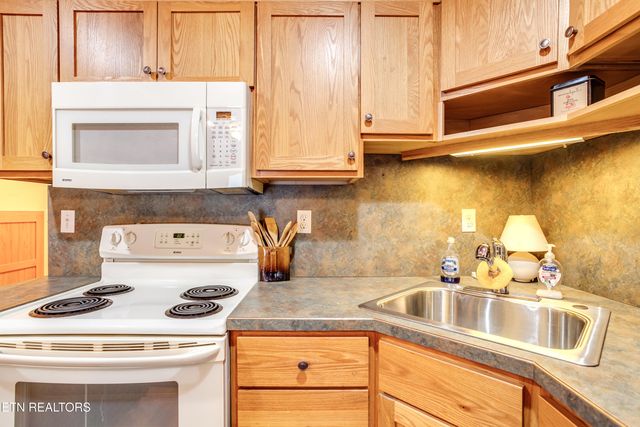 157 Helms Ferry Rd, Sharps Chapel, TN 37866